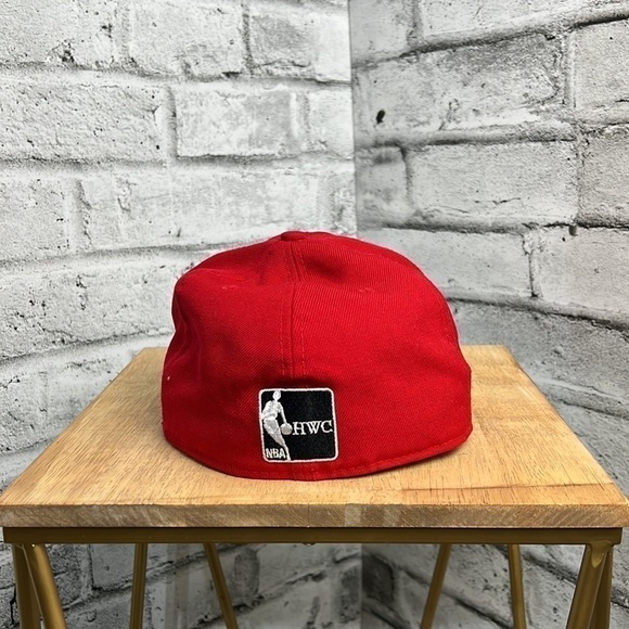 New Era Red Miami Heat Official Team Colour 59 Fifty Fitted Hat - Picture 3 of 7